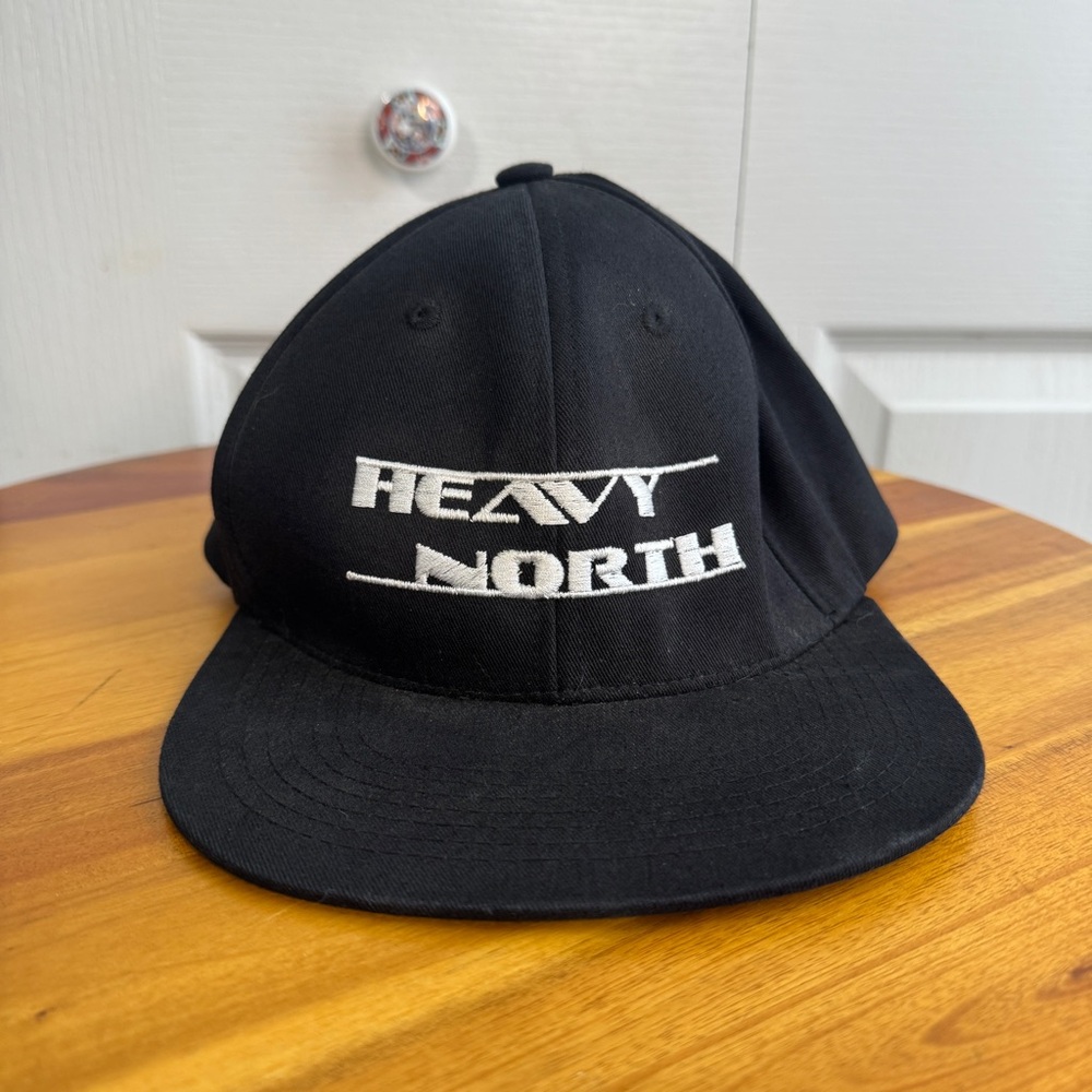 Cambridge‎ Heavy North black embroidered SnapBack hat